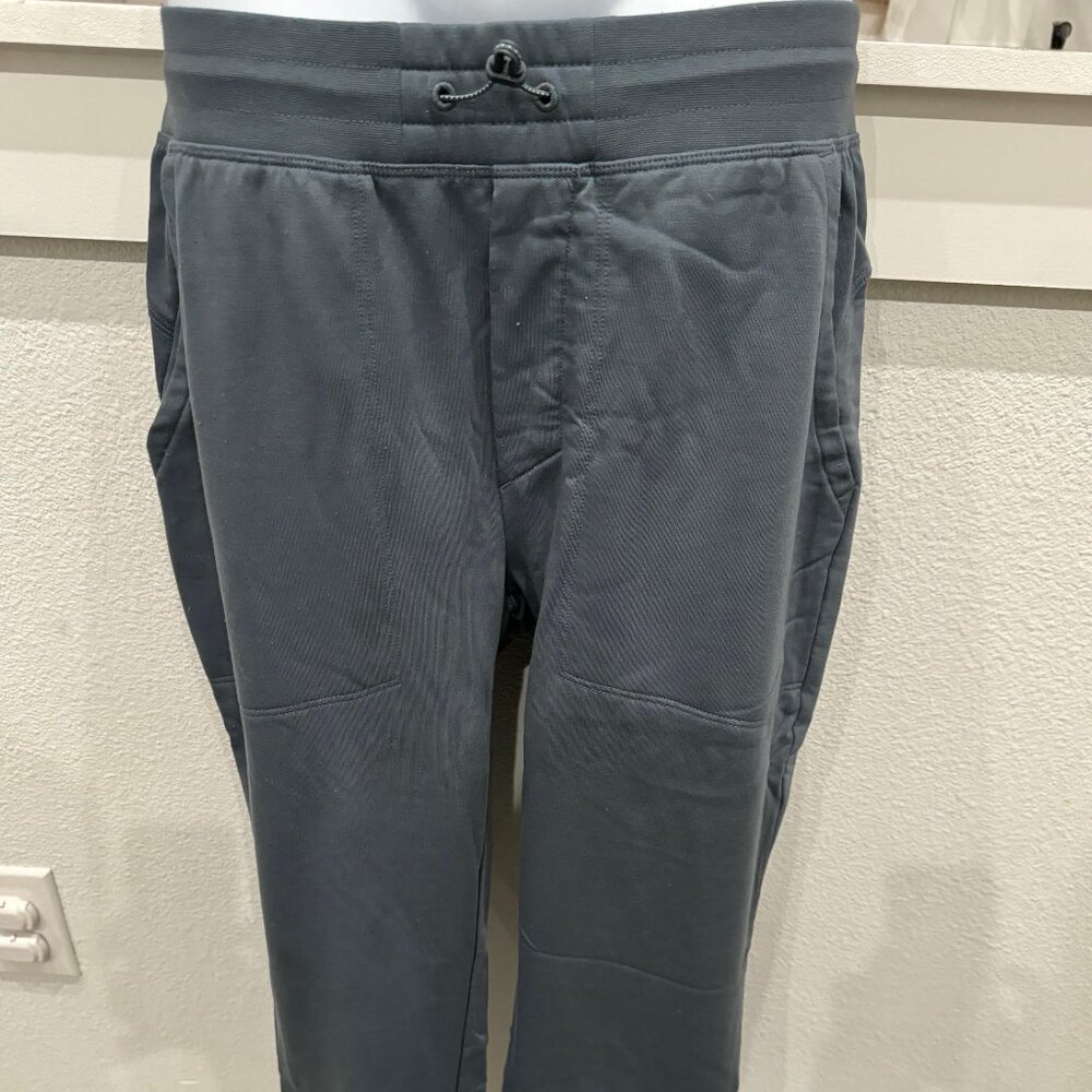 FWD Men's All Year Jogger Size Small